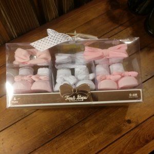New First Steps 6 Piece Sock & Headwrap Set